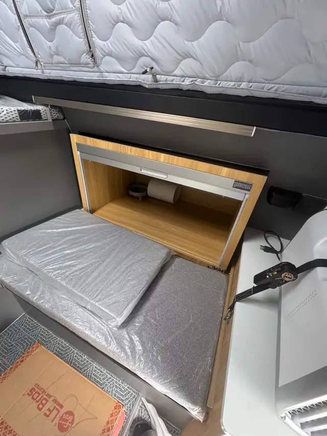 Pop Up Truck Camper 5.5’ Brand New - Photo 7