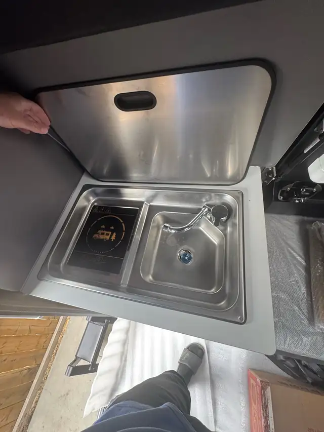 Pop Up Truck Camper 5.5’ Brand New - Photo 10