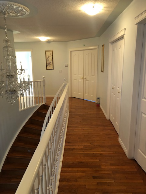 Room for Rent in the Hamptons NW - Photo 5