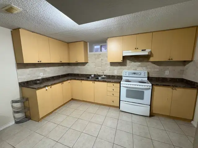 2 BEDROOM BASEMENT CHURCHILL MEADOWS - Photo 6