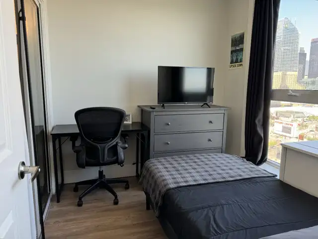 Private Bedroom at the Harbourfront - Photo 3