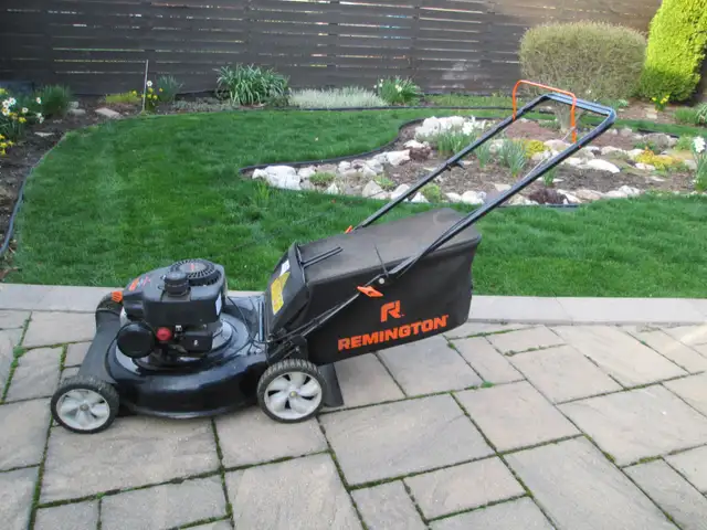 19' REMINGTON GAS LAWNMOWER