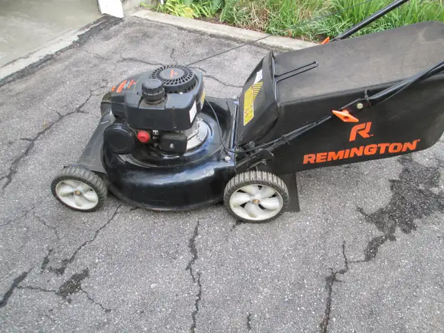 19' REMINGTON GAS LAWNMOWER - Photo 5
