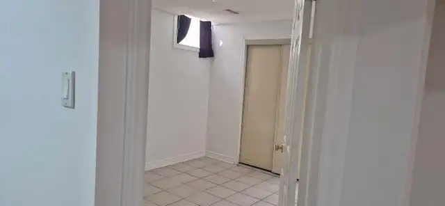 One bedroom Basement apartment for Rent - Photo 2