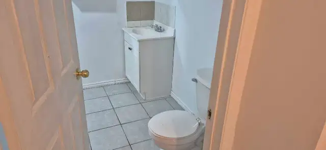 One bedroom Basement apartment for Rent - Photo 5