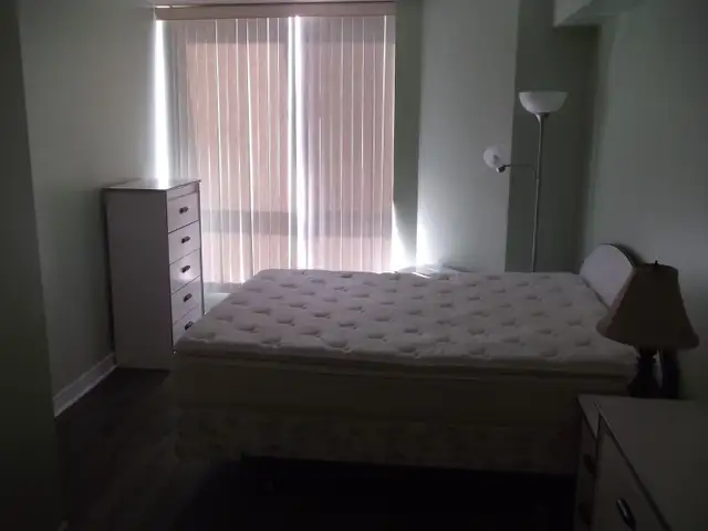 Bay & Bloor 1 bed   1den apartment for rent next to U of T