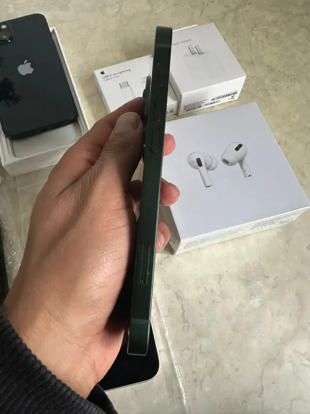 iPhone 13 128gb Airpods/Charger Set/Delivery - Photo 4