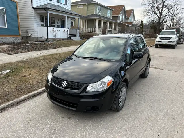 2011 Suzuki SX4 - Photo 2