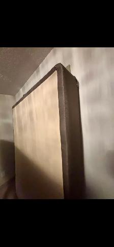 Queen Boxspring - like new