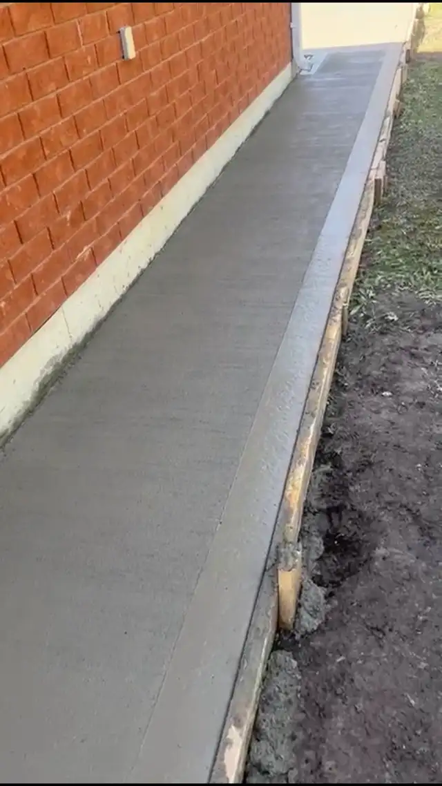 concrete/Interlocking - Photo 3