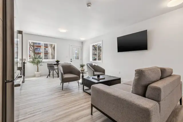 Luxury New Townhome for rent - Photo 5