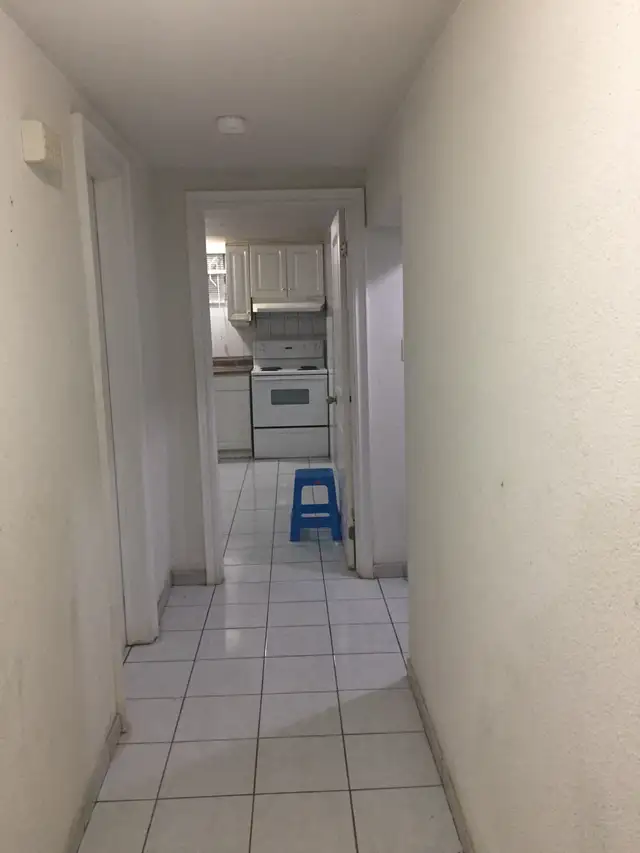 Basement Room for Rent - Photo 4