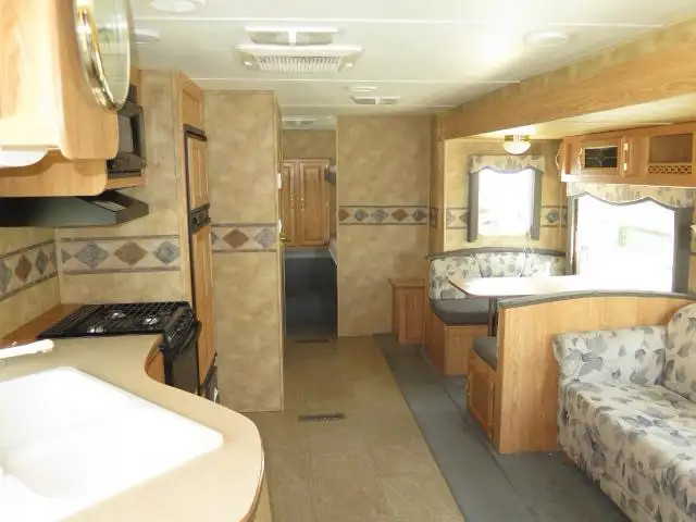 2006 Keystone 31BHS Double Bunks - Photo 4