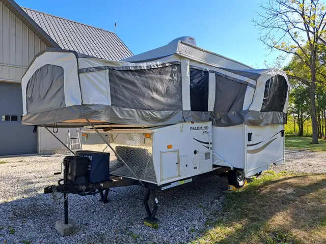 2010 Palomino Mustang Highwall Tent Trailer - Photo 2