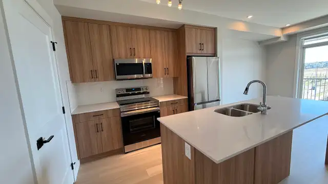NEW 2 BEDROOM APARTMENT TOP FLOOR FOR RENT! PETS WELCOME!! - Photo 10
