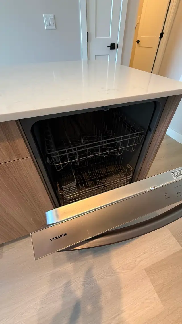 NEW 2 BEDROOM APARTMENT TOP FLOOR FOR RENT! PETS WELCOME!! - Photo 15