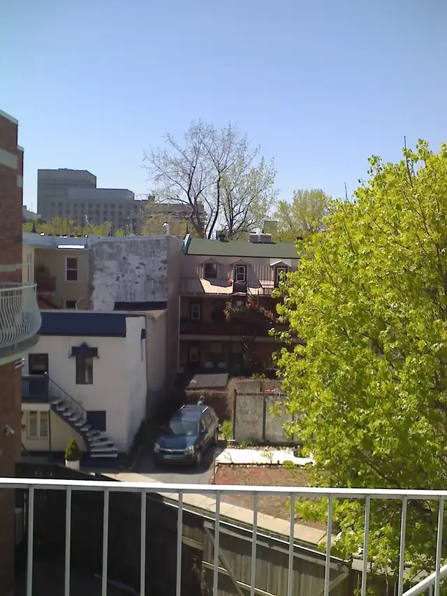 3 Beds 1 Bath Apartment - Photo 7