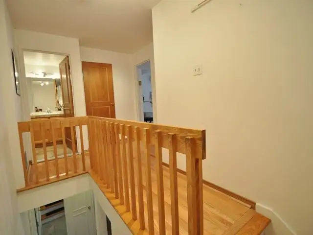 4 ½ NDG - 2 chambres   2 étages (2 bdrm   2 floors) - Photo 9