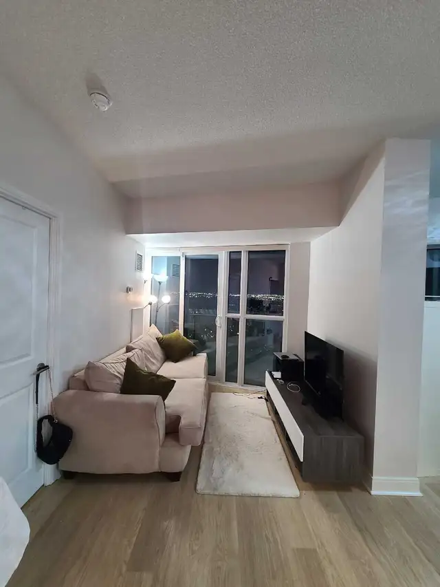 room for rent absolute avenue - Photo 7