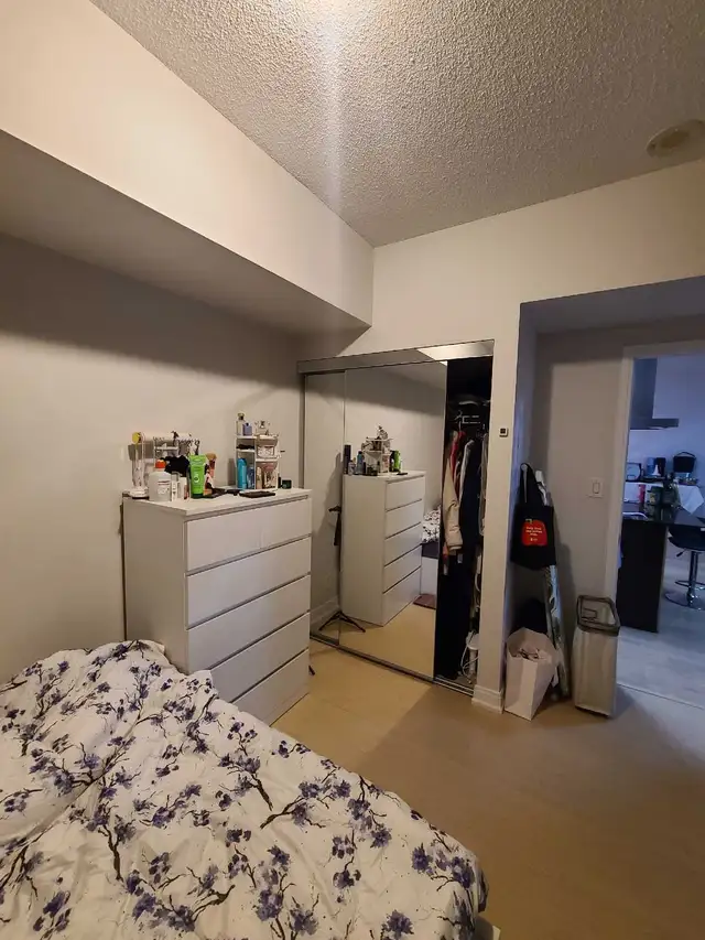 room for rent absolute avenue - Photo 9