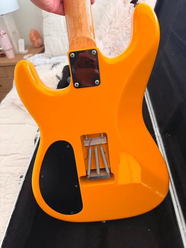 Late 80’s Charvel custom shop W/ GORGEOUS bird’s eye maple - Photo 3