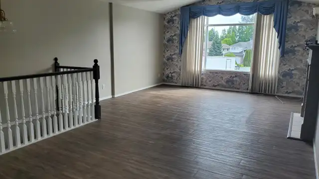 3 BEDS/2 BATHS HOUSE WITH GARAGE NEAR WALMART 250-649-5694 - Photo 4