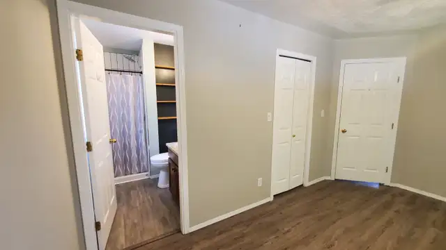 3 BEDS/2 BATHS HOUSE WITH GARAGE NEAR WALMART 250-649-5694 - Photo 5