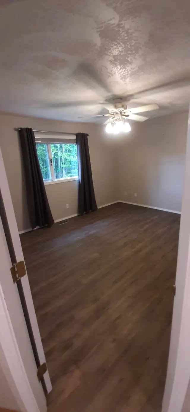 3 BEDS/2 BATHS HOUSE WITH GARAGE NEAR WALMART 250-649-5694 - Photo 7