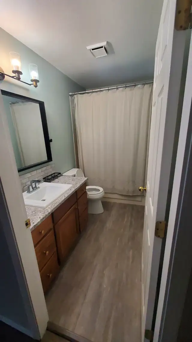 3 BEDS/2 BATHS HOUSE WITH GARAGE NEAR WALMART 250-649-5694 - Photo 8