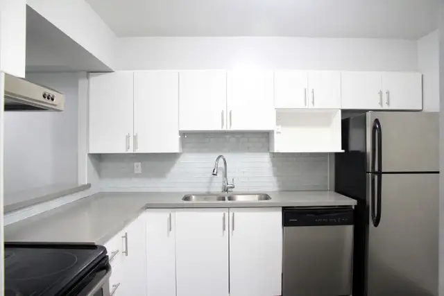 2 Bedroom   Den condo near Warden & Steeles for rent - Photo 3