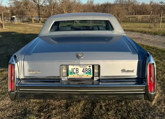 1984 Cadillac Fleetwood Brougham d’Elegance - Photo 4