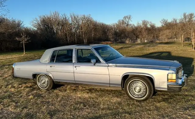 1984 Cadillac Fleetwood Brougham d’Elegance - Photo 5