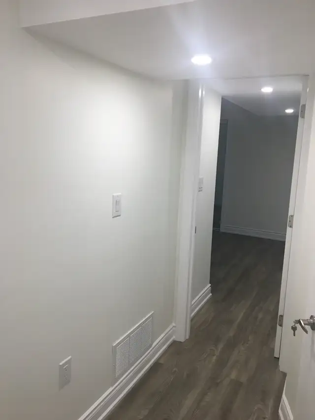 2Bedrooms Legal Basement Apt Pickering : (Taunton/Whites) - Photo 5