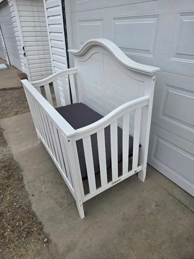 Crib/Toddler bed - Photo 2