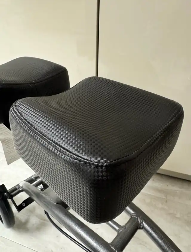 Medical Knee Walker (BRAND NEW) - Photo 3