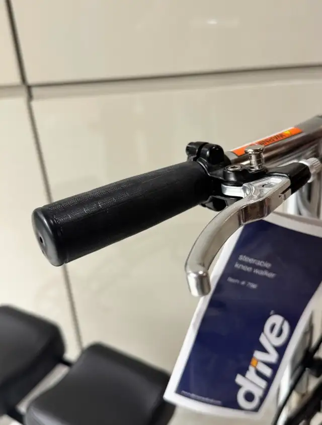 Medical Knee Walker (BRAND NEW) - Photo 5