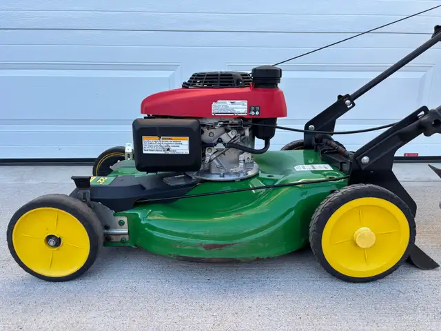 22" John Deere JS26 lawnmower - Photo 2