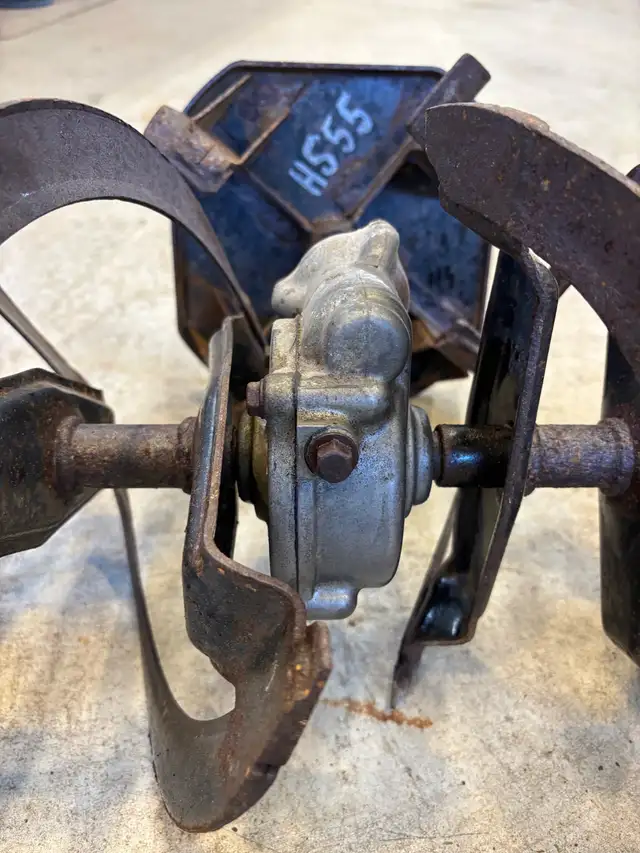 HS55 auger gear case - Photo 3