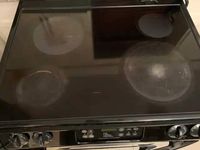 Poêle de marque Frigidaire à vendre - Photo 3