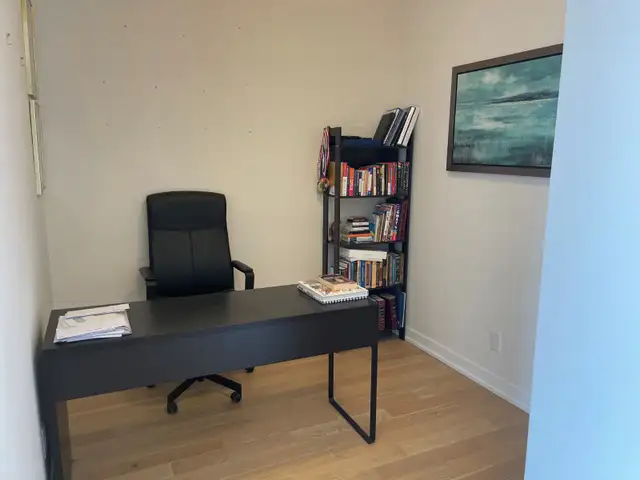 Square Q1 Condo 1 bdrm   den for rent, starting Jun 01 / earlier - Photo 7