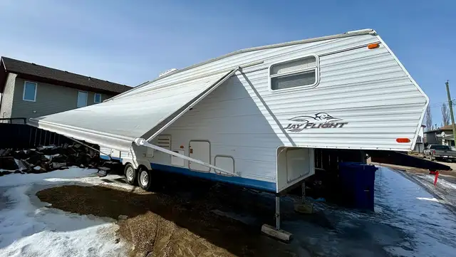 28.5’ Jayco Jayflight 5th Wheel - Photo 4