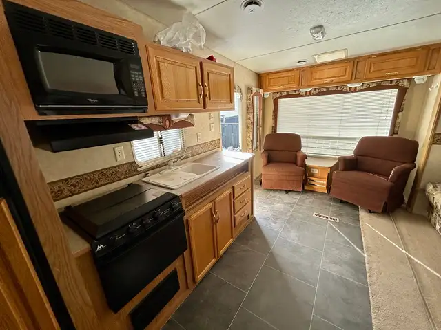 28.5’ Jayco Jayflight 5th Wheel - Photo 10