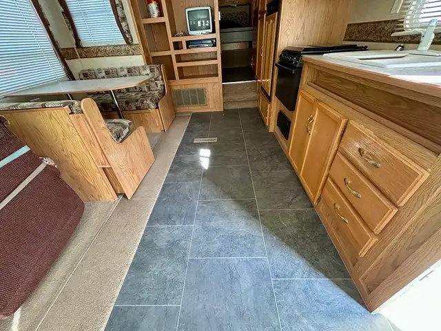 28.5’ Jayco Jayflight 5th Wheel - Photo 12