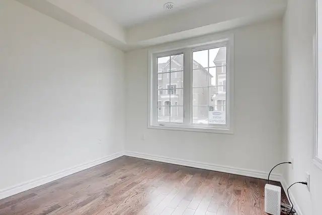 Richmond Hill Townhome for Sublease - 3 1 BR / 3 Bath (Mid June) - Photo 10