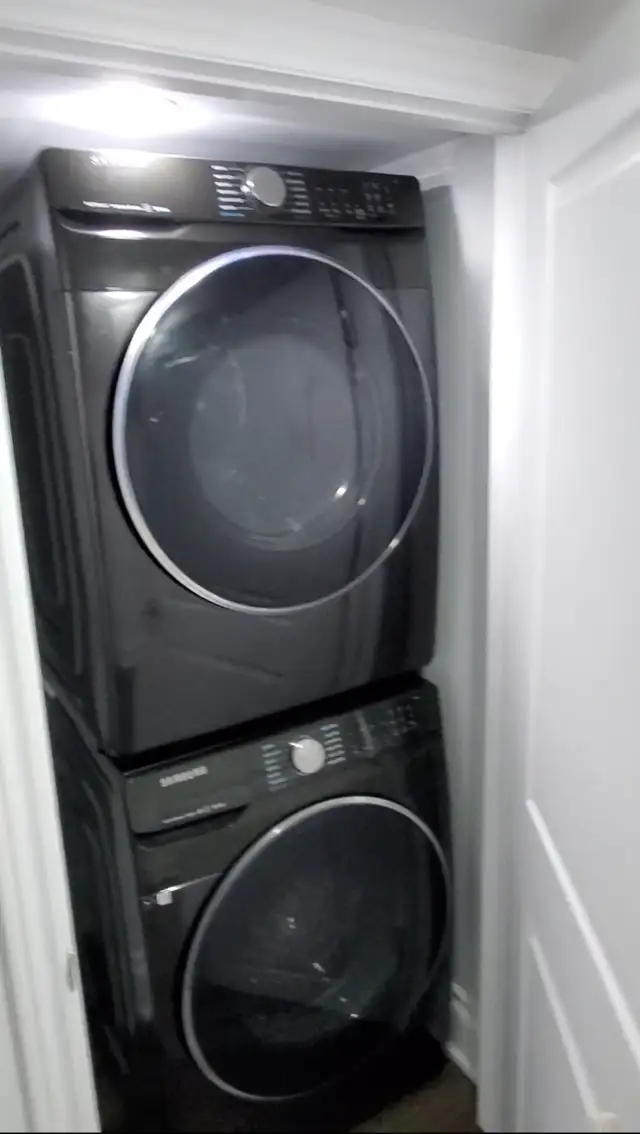 3 BEDROOM BASEMENT WITH SEPERATE ENTRANCE IN ALLISTON $2400 A MO - Photo 17