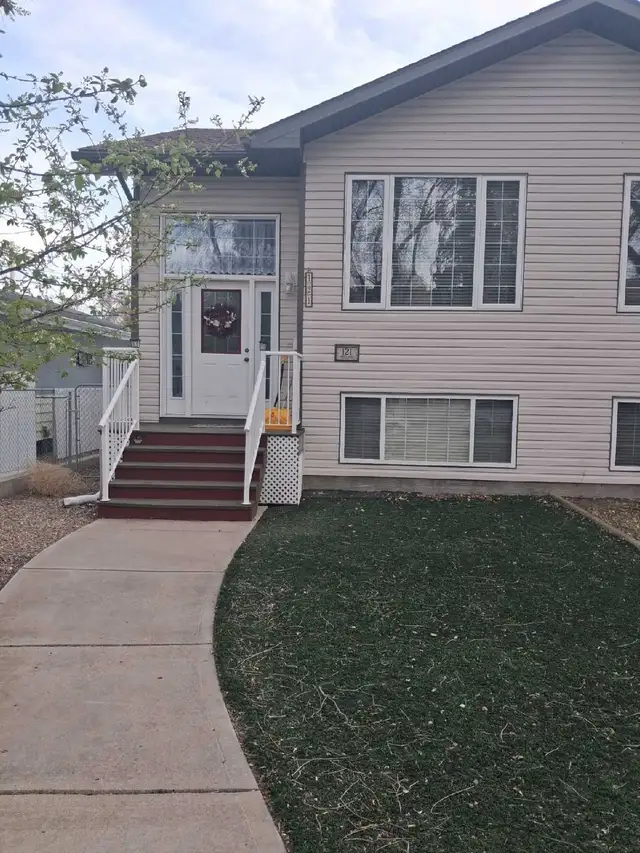 House For Sale in Medicine Hat