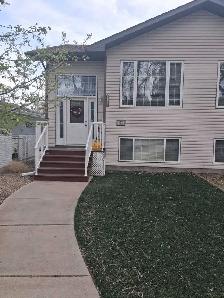 House For Sale in Medicine Hat