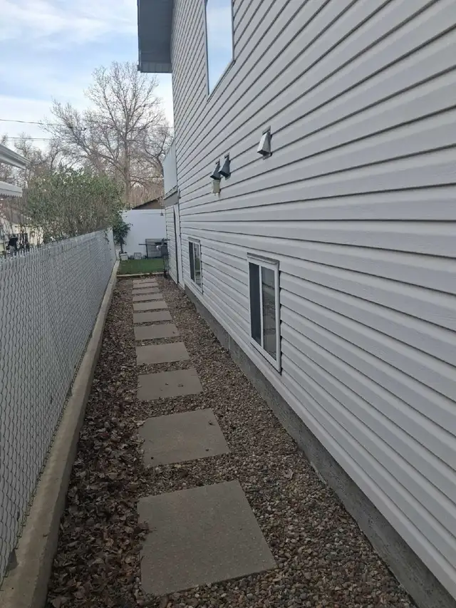 House For Sale in Medicine Hat - Photo 2