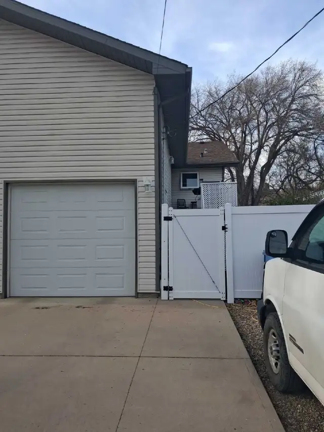 House For Sale in Medicine Hat - Photo 5