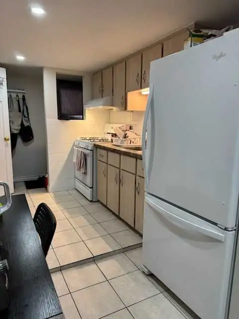 East Downtown (Woodbine/Danforth) ONE bdrm $1475 - Photo 5